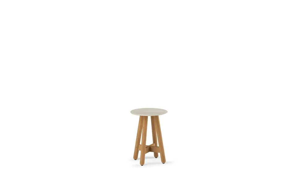Dedon Mbrace side table, studio photo