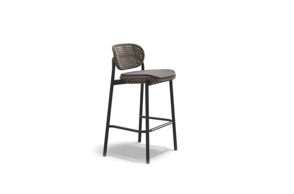 Dedon Roii barstool, studio photo