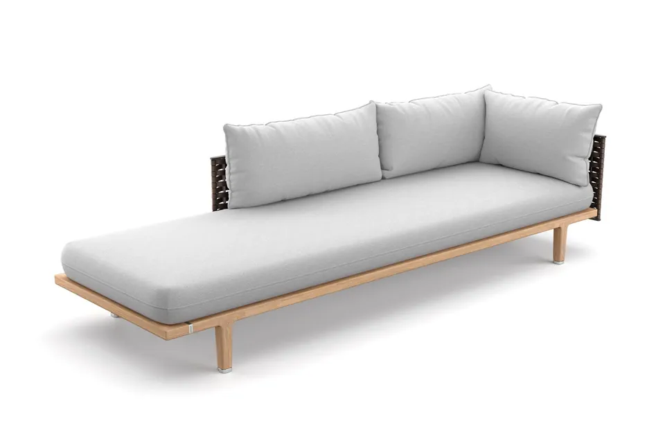 Dedon Sealine daybed right, studio photo